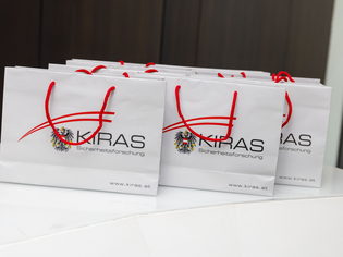  - in Lightbox öffnen